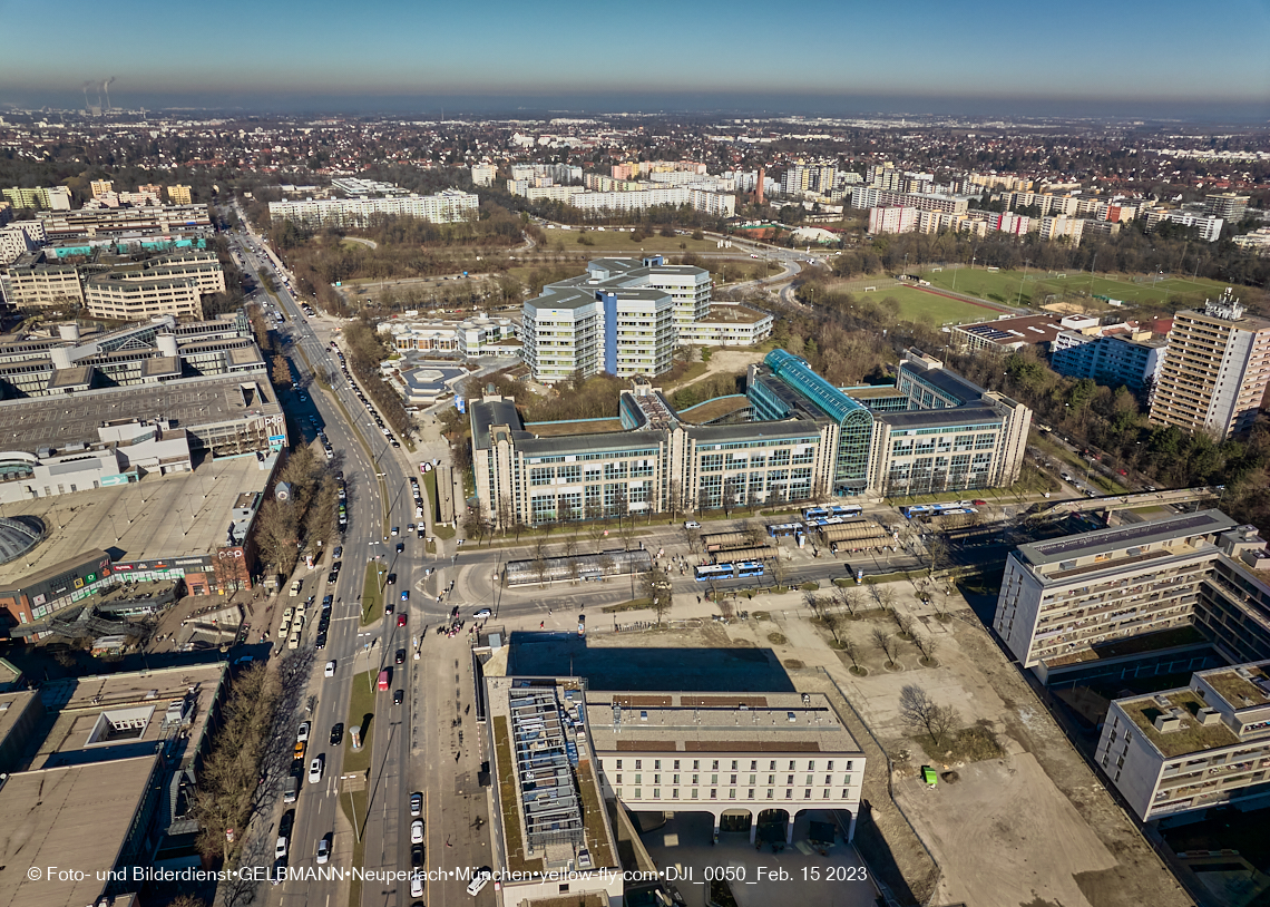 15.02.2023 - Perlach Plaza - Rentenversicherung - SHAERE - Allianz in Neuperlach
